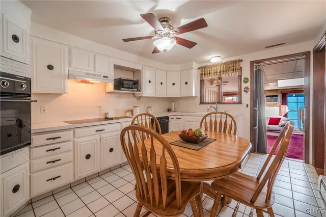 $299,900 | 110 Bellshire Lane, Syracuse, NY 13208