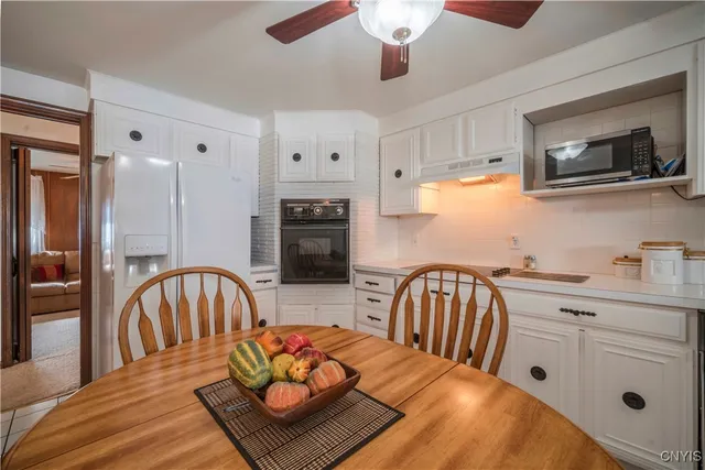 $299,900 | 110 Bellshire Lane, Syracuse, NY 13208