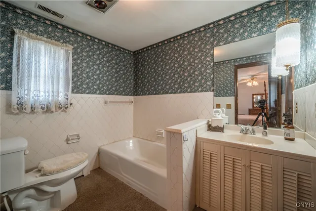 $299,900 | 110 Bellshire Lane, Syracuse, NY 13208