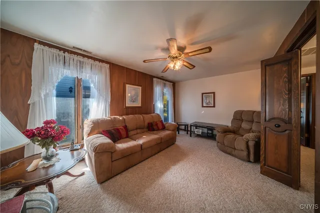 $299,900 | 110 Bellshire Lane, Syracuse, NY 13208