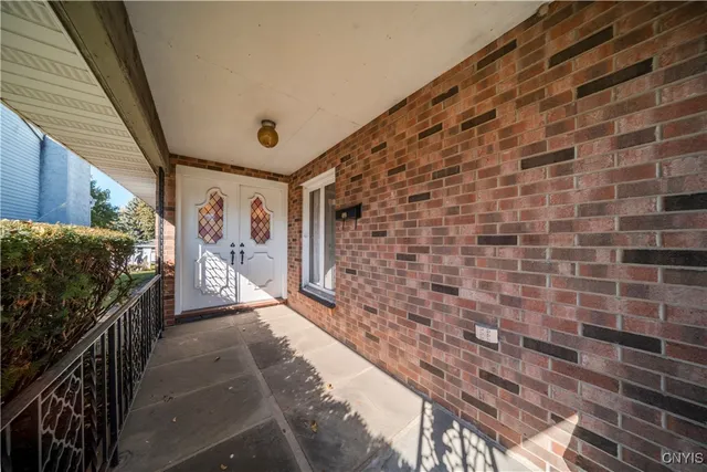 $299,900 | 110 Bellshire Lane, Syracuse, NY 13208