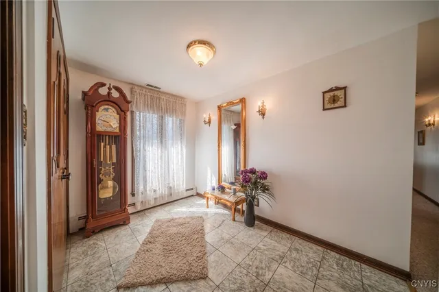 $299,900 | 110 Bellshire Lane, Syracuse, NY 13208