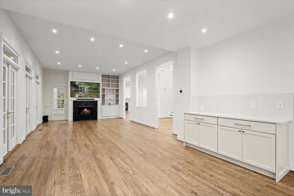 $2,895,000 | 1404 Wynhurst Lane, Vienna, VA 22182