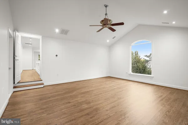 $2,895,000 | 1404 Wynhurst Lane, Vienna, VA 22182
