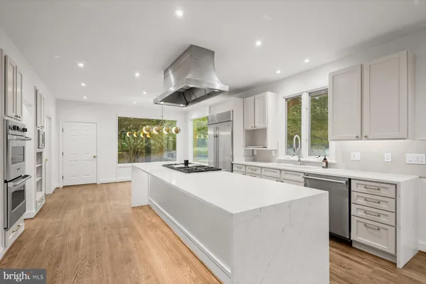 $2,895,000 | 1404 Wynhurst Lane, Vienna, VA 22182