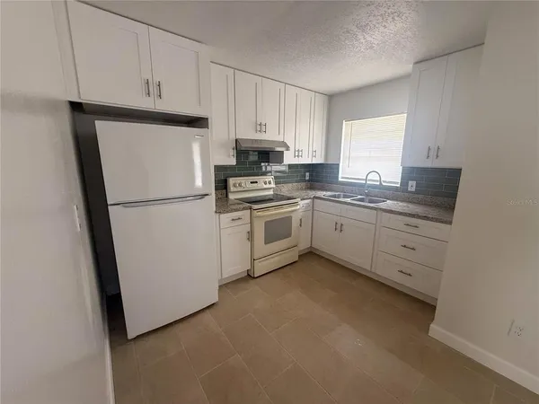 $1,500 | 7517 Lakeshore Drive, Unit A, Tampa, FL 33604