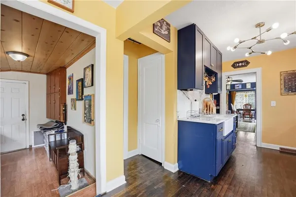 $190,000 | 2710 Windsor Avenue, Independence, MO 64052