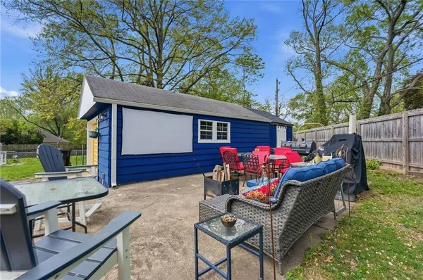 $190,000 | 2710 Windsor Avenue, Independence, MO 64052