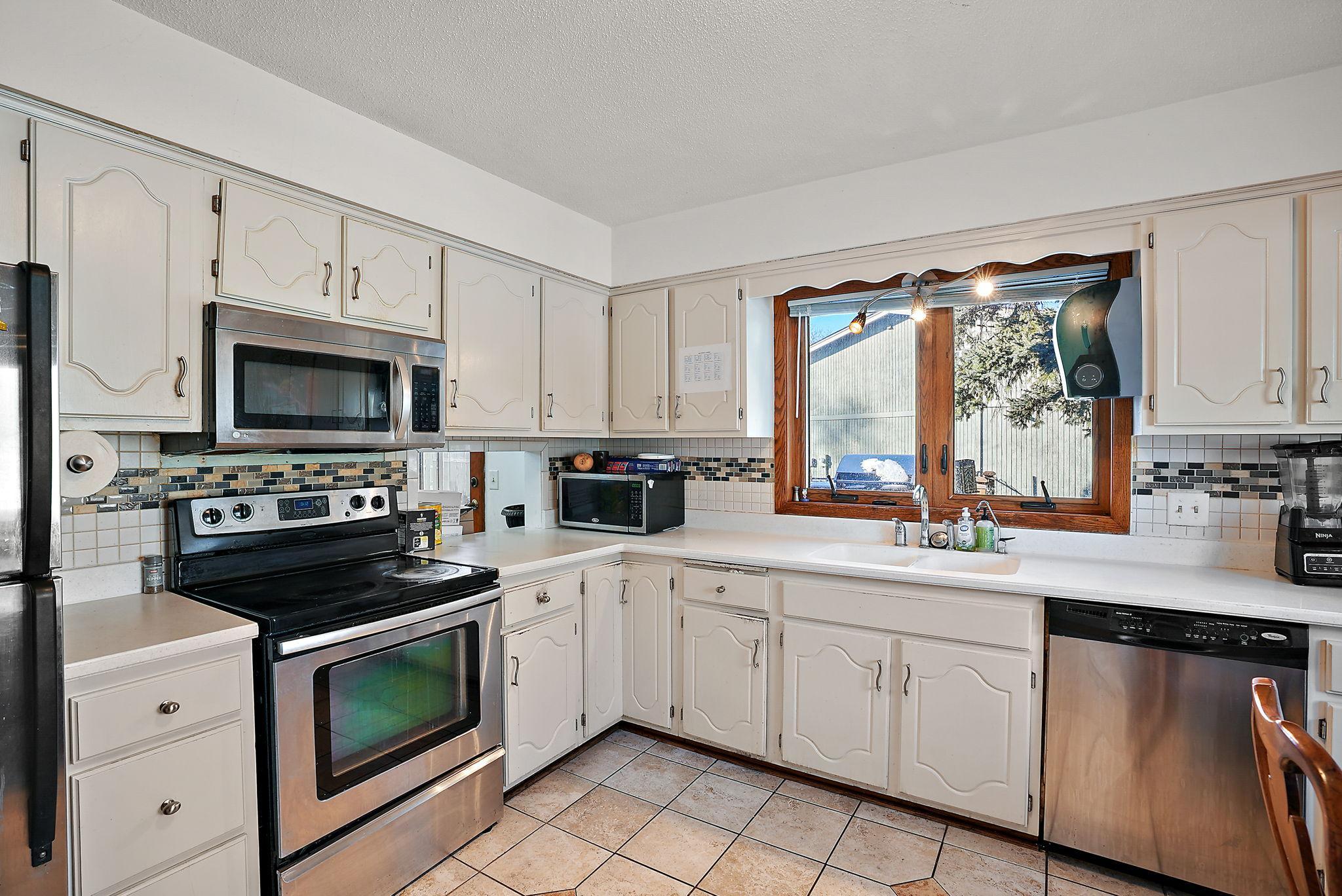 8114 5th Street Northeast Spring Lake Park, MN 55432 - Photo 5 of 46