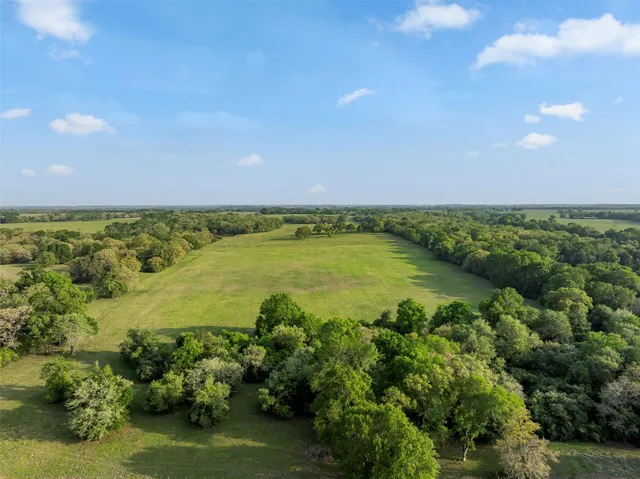 $2,600,000 | 1241 County Road 406, Lexington, TX 78947