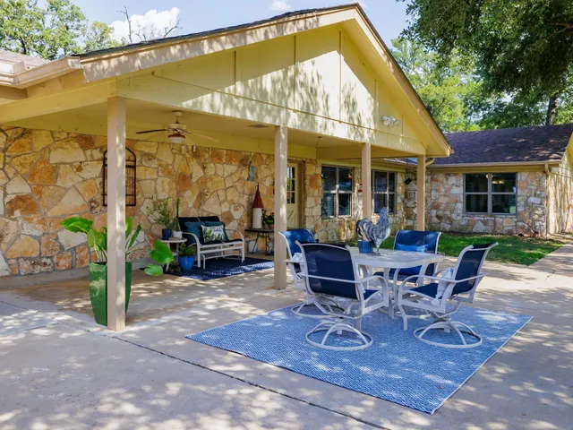 a view of an ocean view