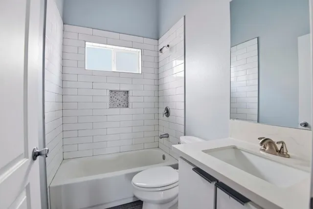 $3,795 | 608 East 29th Street, Los Angeles, CA 90011