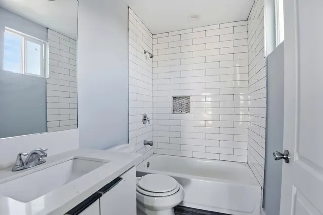 $3,795 | 608 East 29th Street, Los Angeles, CA 90011