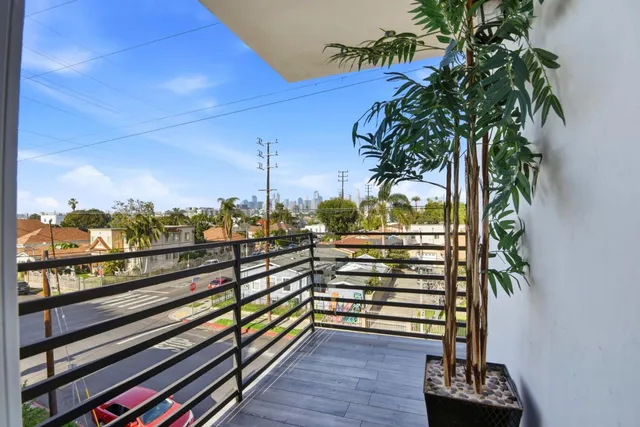 $3,795 | 608 East 29th Street, Los Angeles, CA 90011