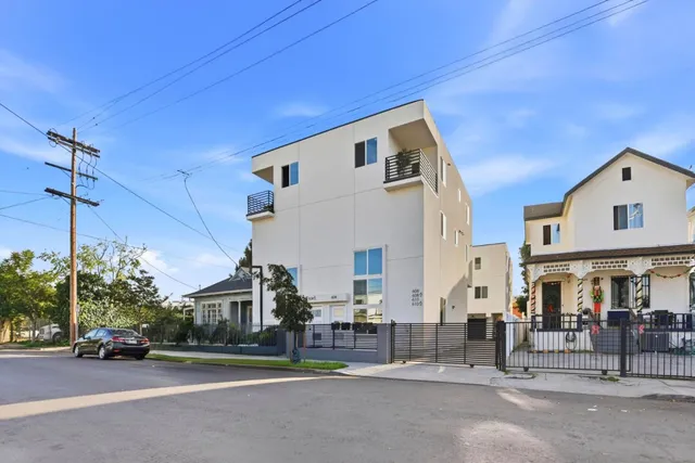 $3,795 | 608 East 29th Street, Los Angeles, CA 90011