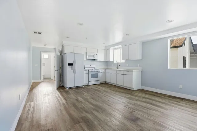 $3,795 | 608 East 29th Street, Los Angeles, CA 90011