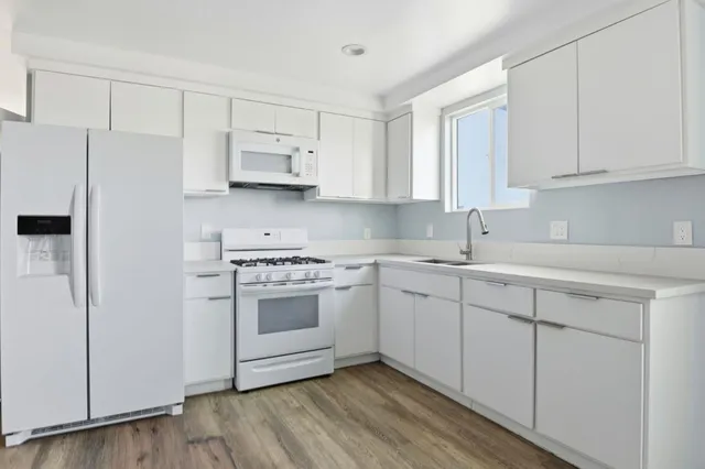 $3,795 | 608 East 29th Street, Los Angeles, CA 90011