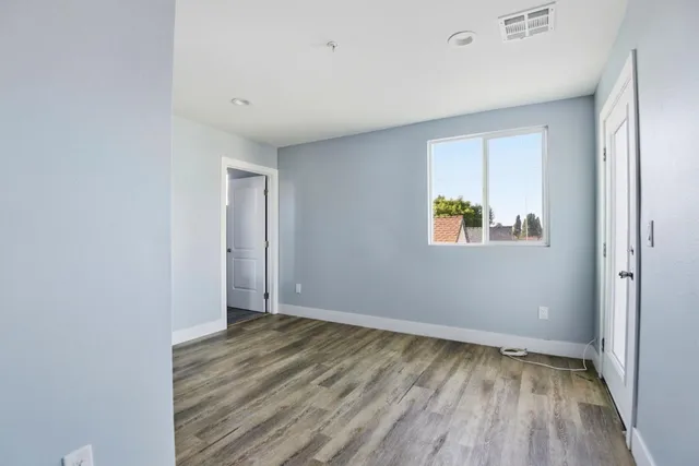 $3,795 | 608 East 29th Street, Los Angeles, CA 90011