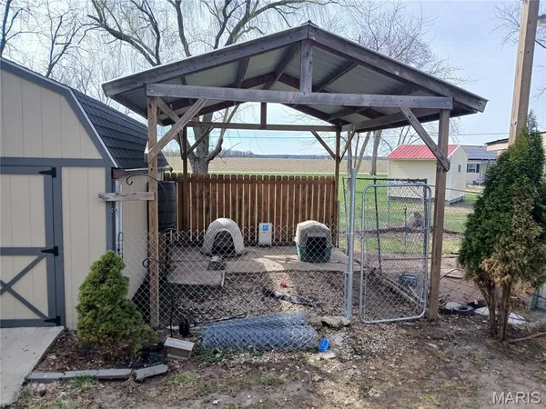 $65,000 | 511 South 5th Street, New Douglas, IL 62074