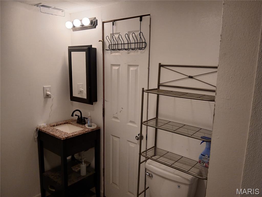 511 South 5th Street New Douglas, IL 62074 - Photo 6 of 17