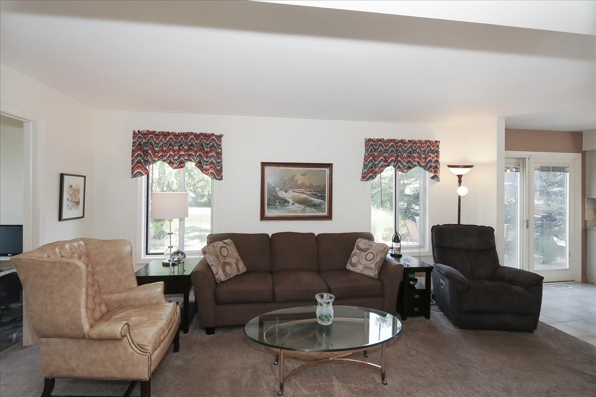 515 Shallow Cove Road Lake Zurich, IL 60047 - Photo 12 of 29 Gallery Image 12