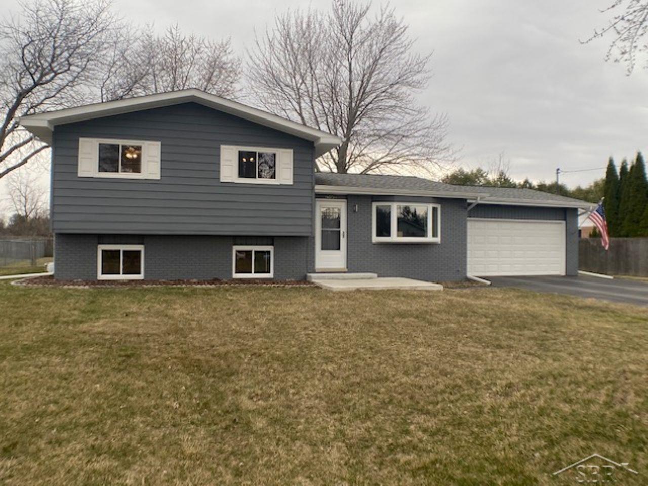 4851 Locust Road Saginaw, MI 48604 - Photo 1 of 31 50169953-ecf0c2e6-5968-4bf6-b663-c52f19016fe9.JPG