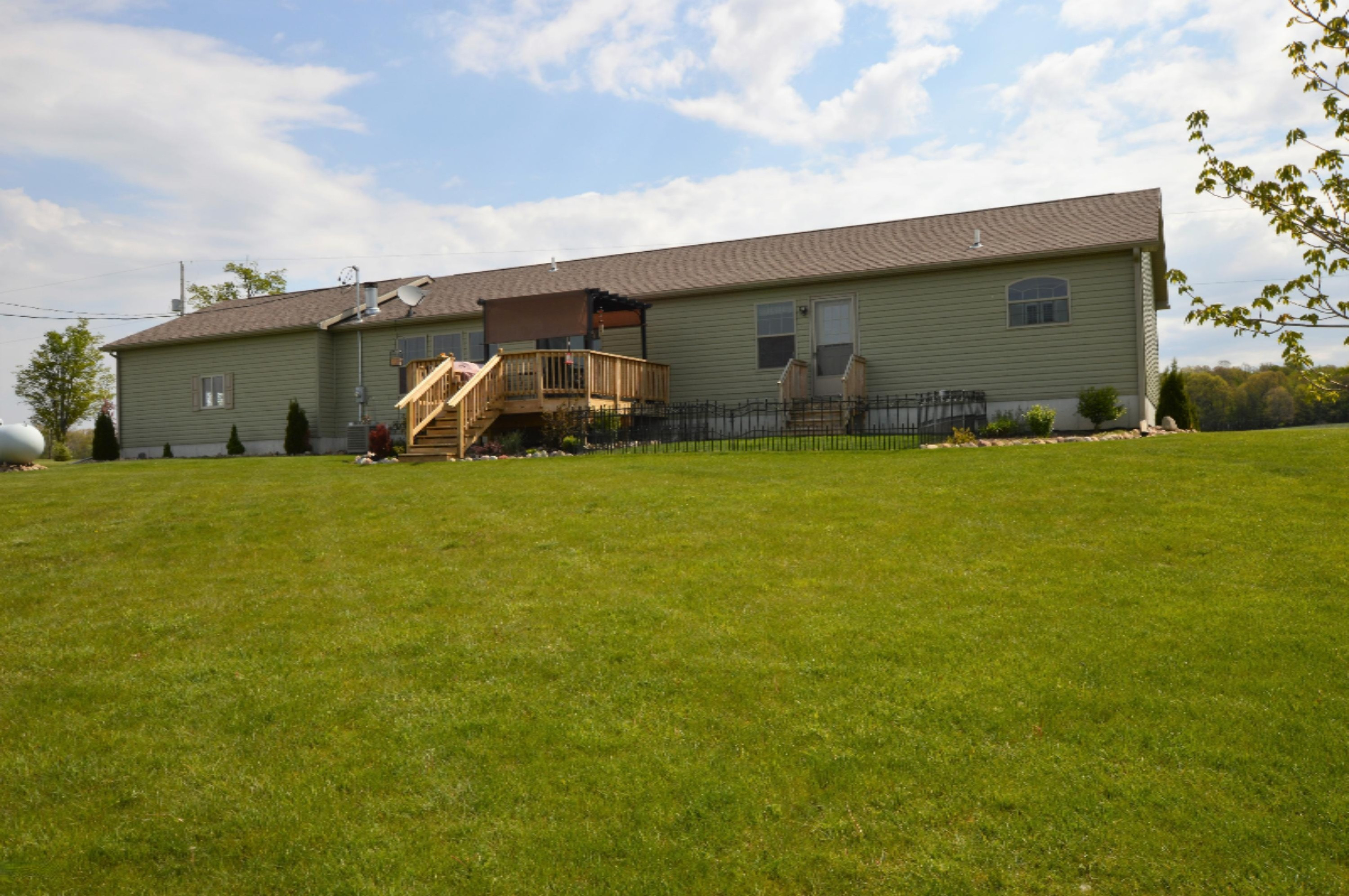 97 Barker Road Ionia, MI 48846 - Photo 5 of 30 DSC_0004