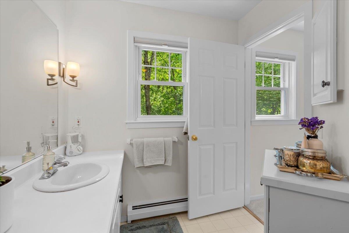 32 Larch Road South Burlington, VT 05403 - Photo 21 of 38