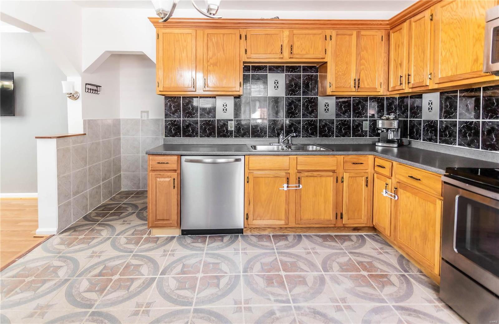 5106 Heege Road St. Louis, MO 63123 - Photo 11 of 29 Gallery Image 11