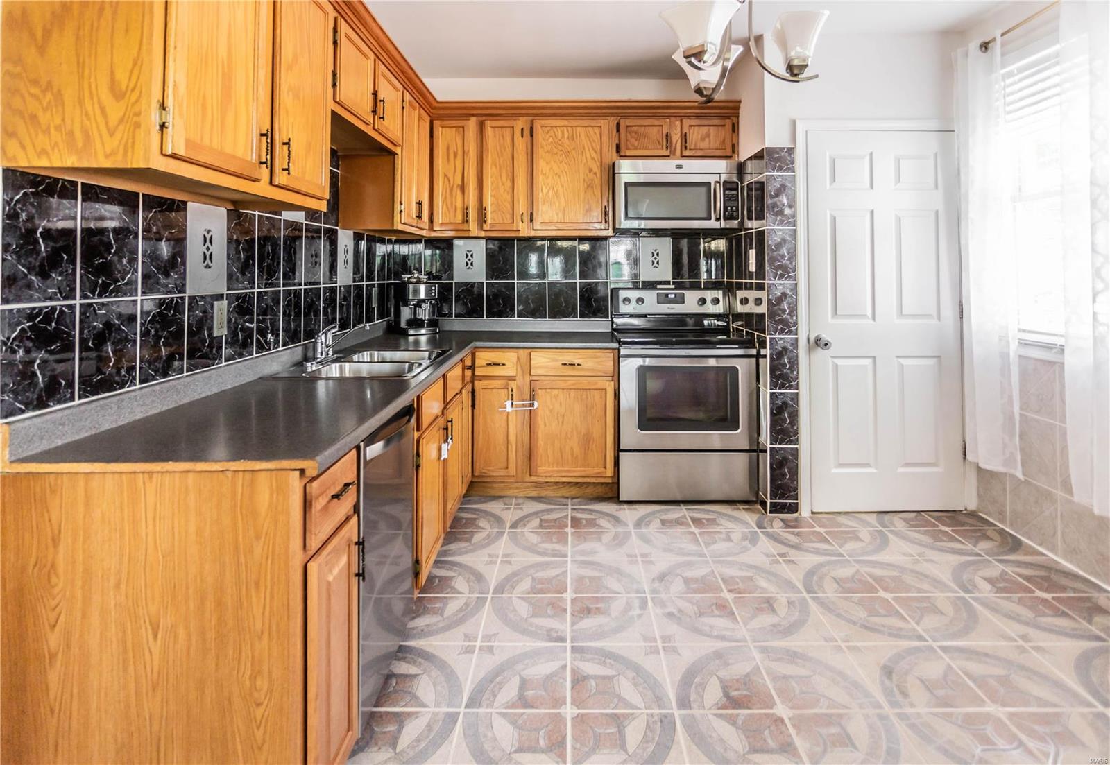 5106 Heege Road St. Louis, MO 63123 - Photo 12 of 29 Gallery Image 12