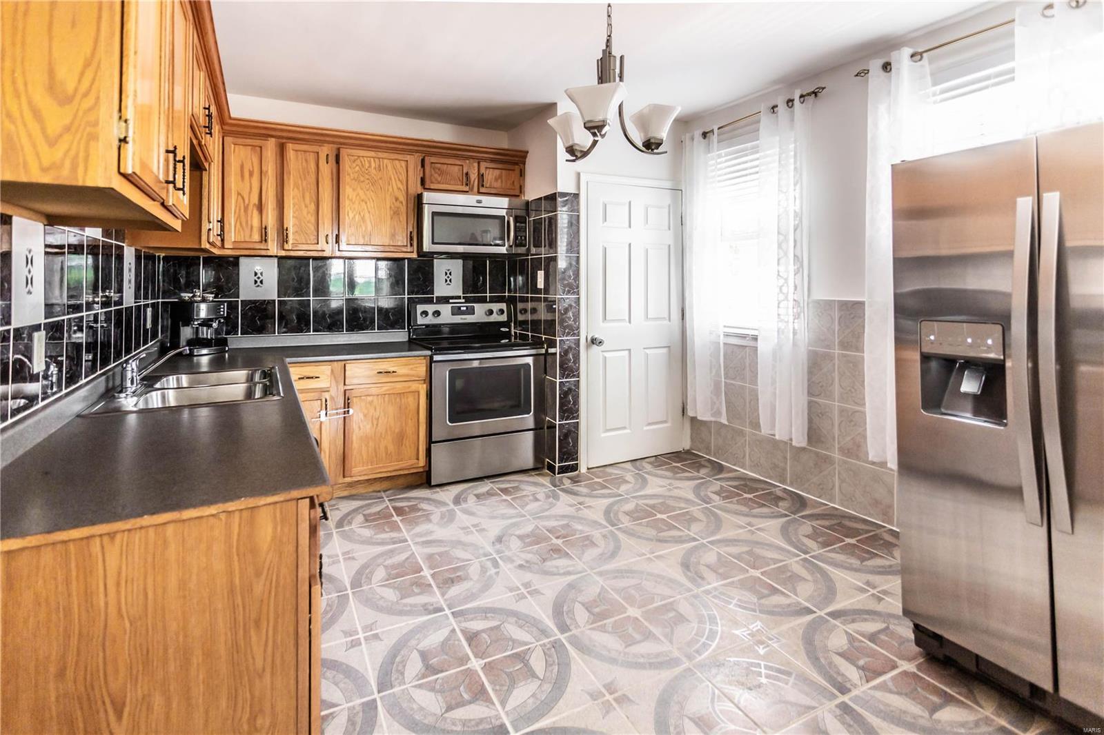 5106 Heege Road St. Louis, MO 63123 - Photo 13 of 29 Gallery Image 13