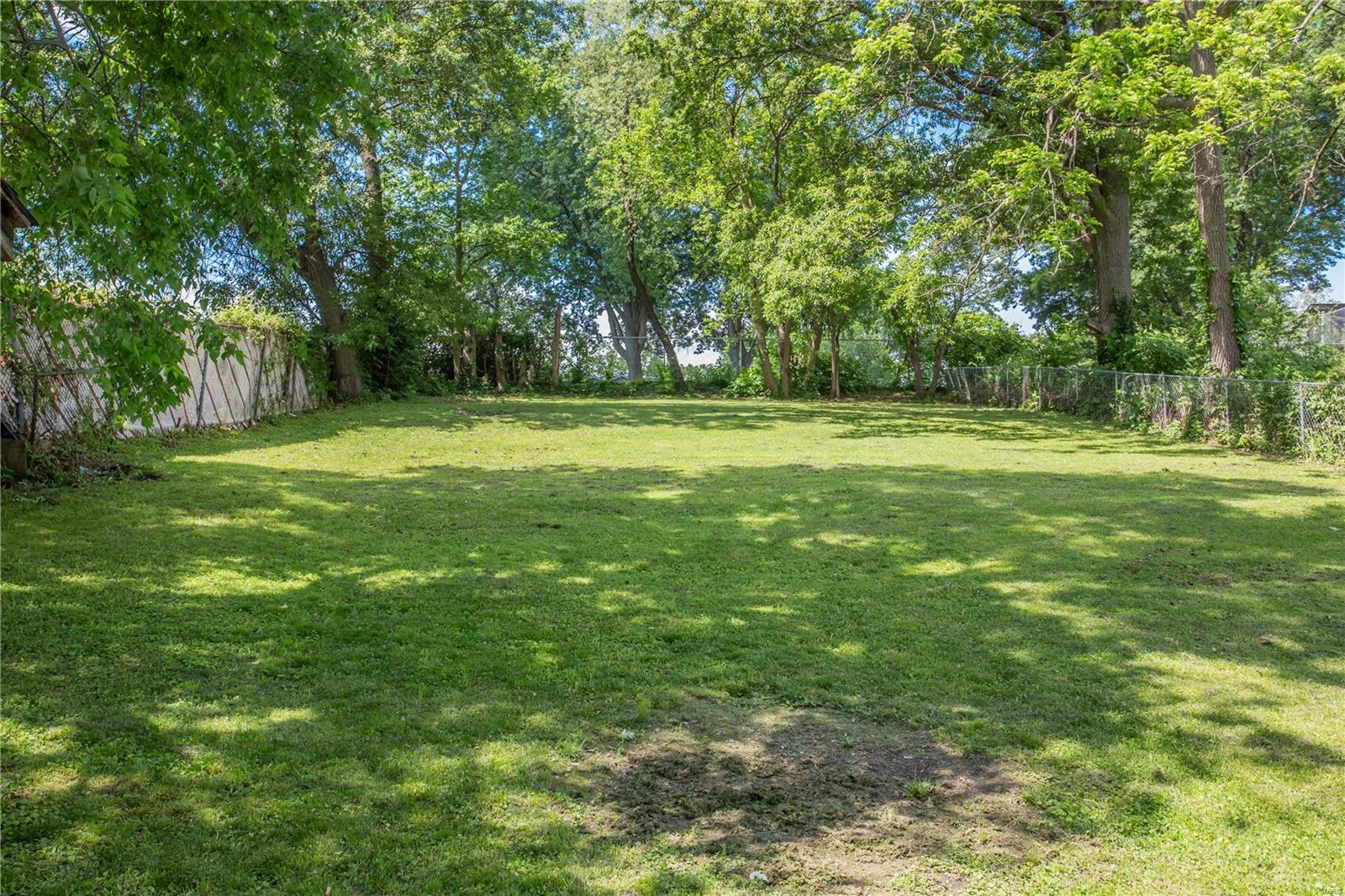 5106 Heege Road St. Louis, MO 63123 - Photo 4 of 29 Gallery Image 4