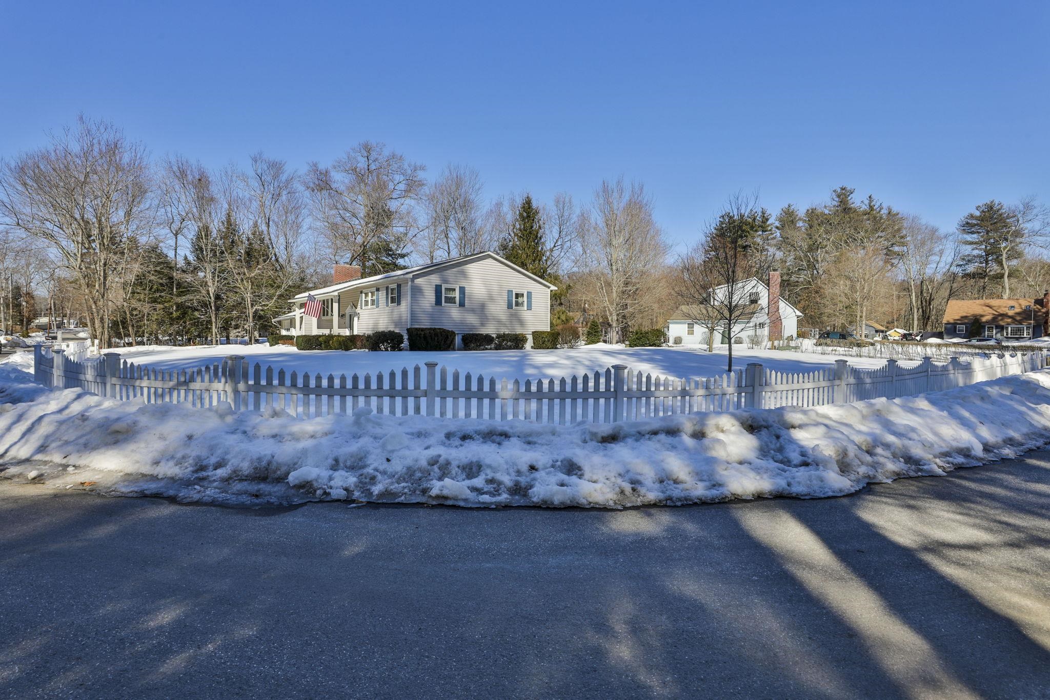 34 Currier Road Merrimack, NH 03054 - Photo 3 of 38