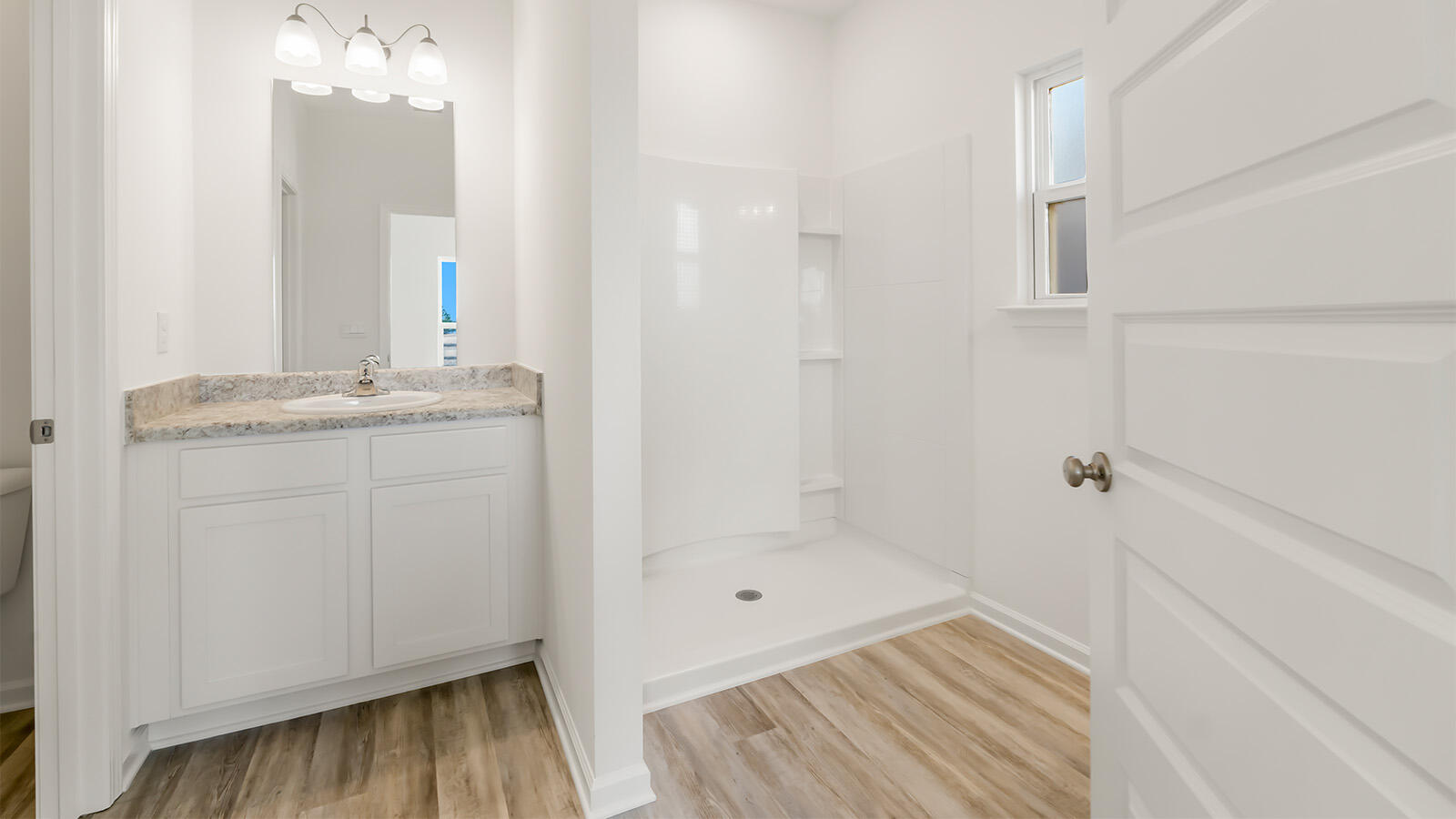 46 Bluebeech Street Freeport, FL 32439 - Photo 11 of 34 39_Bluebeech_Street_13_Primary_Bathroom