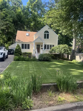 $699,000 | 71 East 17th Street, Huntington Station, NY 11746