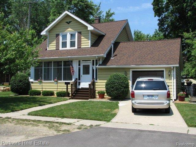322 Maple Street Howell, MI 48843 - Photo 2 of 24 IMG_1306_1.JPG