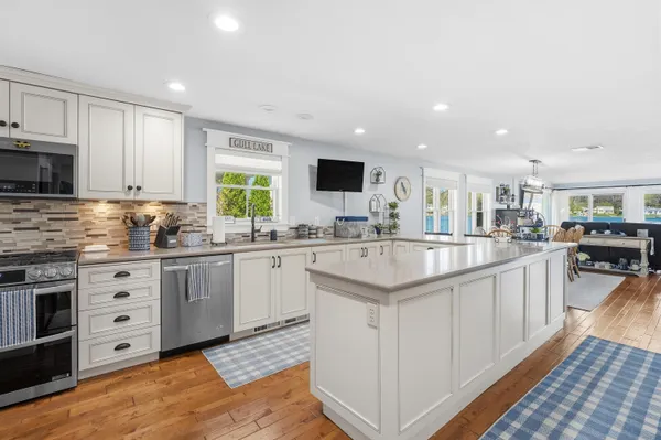 $1,990,000 | 279 South Gull Lake Drive, Richland, MI 49083