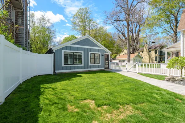 $1,990,000 | 279 South Gull Lake Drive, Richland, MI 49083