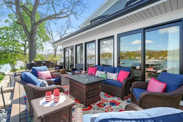 $1,990,000 | 279 South Gull Lake Drive, Richland, MI 49083