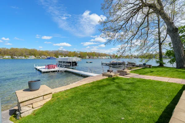 $1,990,000 | 279 South Gull Lake Drive, Richland, MI 49083