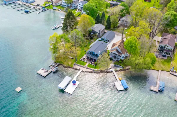 $1,990,000 | 279 South Gull Lake Drive, Richland, MI 49083