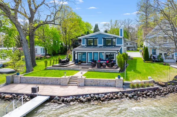 $1,990,000 | 279 South Gull Lake Drive, Richland, MI 49083