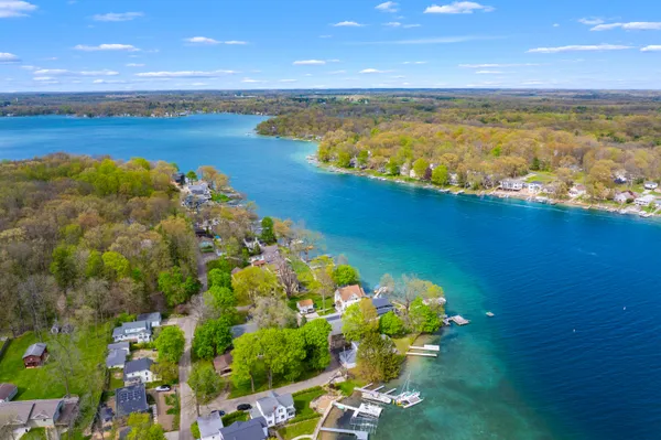 $1,990,000 | 279 South Gull Lake Drive, Richland, MI 49083