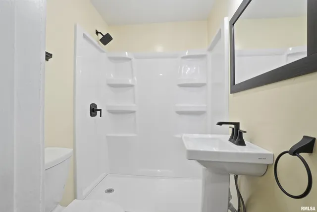 $174,500 | 2222 West Callender Avenue, West Peoria, IL 61604