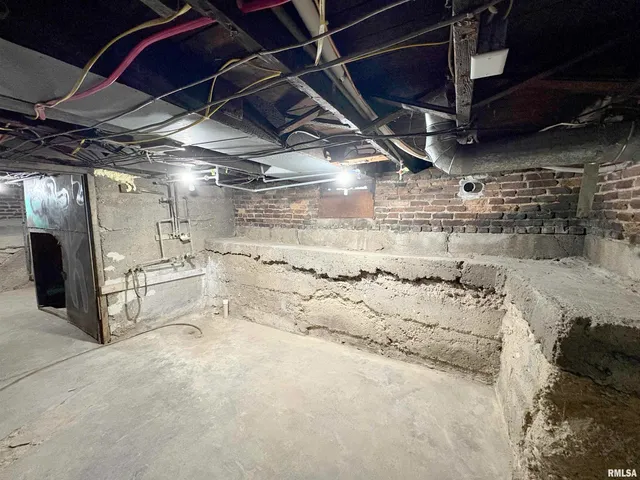 $182,500 | 2222 West Callender Avenue, West Peoria, IL 61604