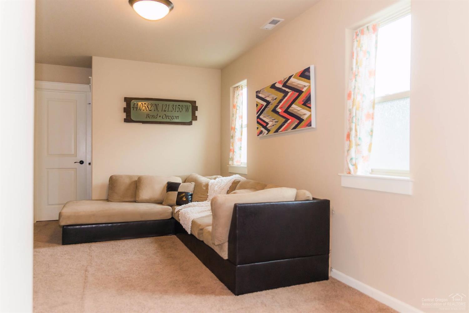 20240 Badger Road Bend, OR 97702 - Photo 11 of 25 Additional Photo