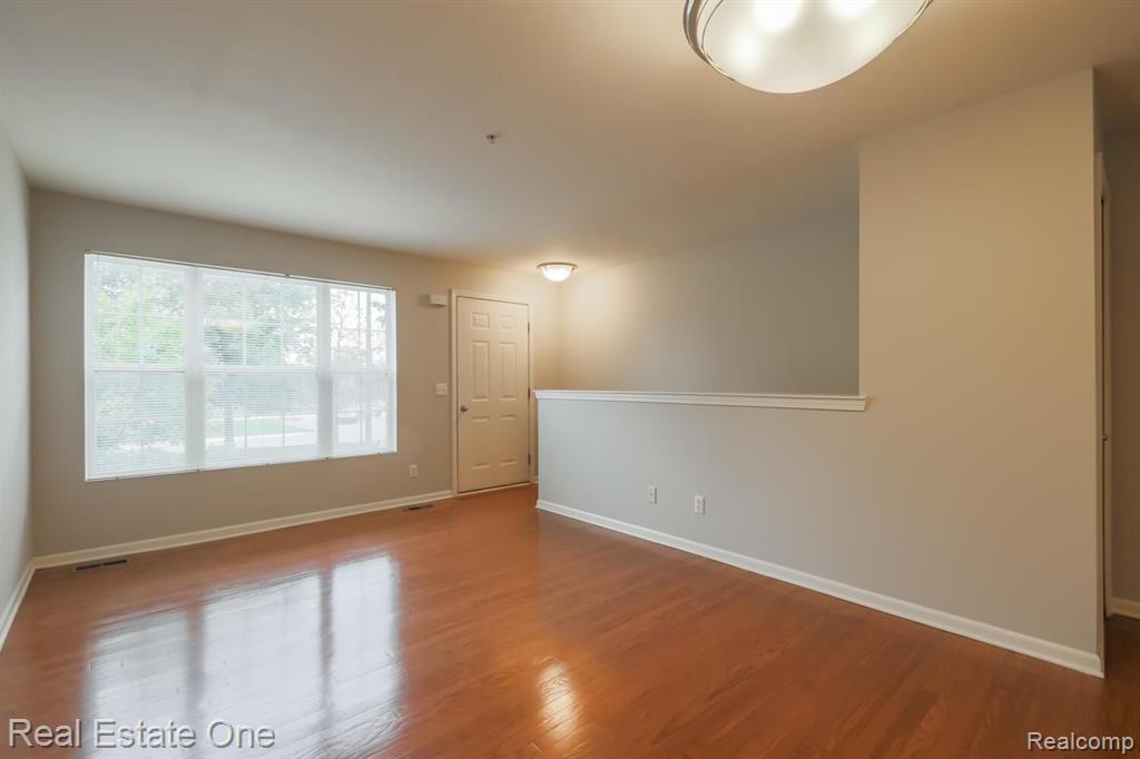 1099 Beaver Run, Unit 76 Troy, MI 48083 - Photo 6 of 28