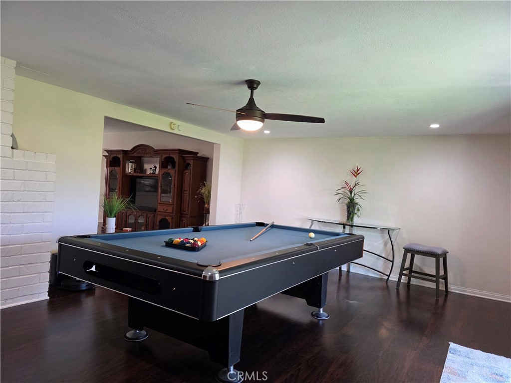 3333 West Keys Lane Anaheim, CA 92804 - Photo 12 of 31 a room with furniture and table