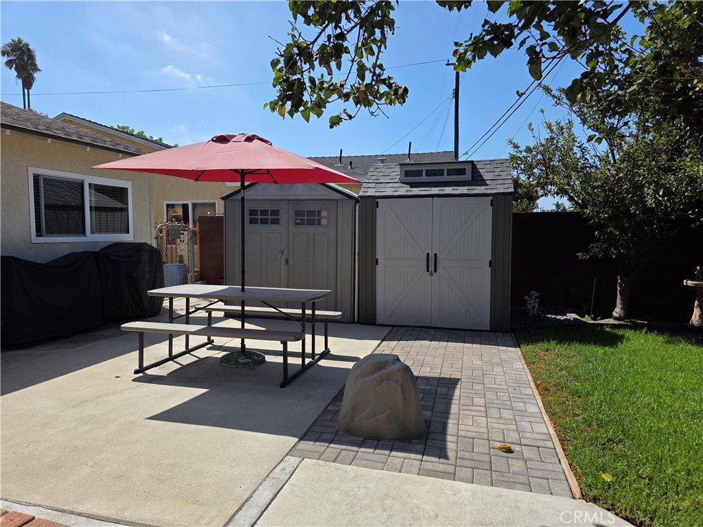 3333 West Keys Lane Anaheim, CA 92804 - Photo 31 of 31 a view of a house with backyard and sitting area