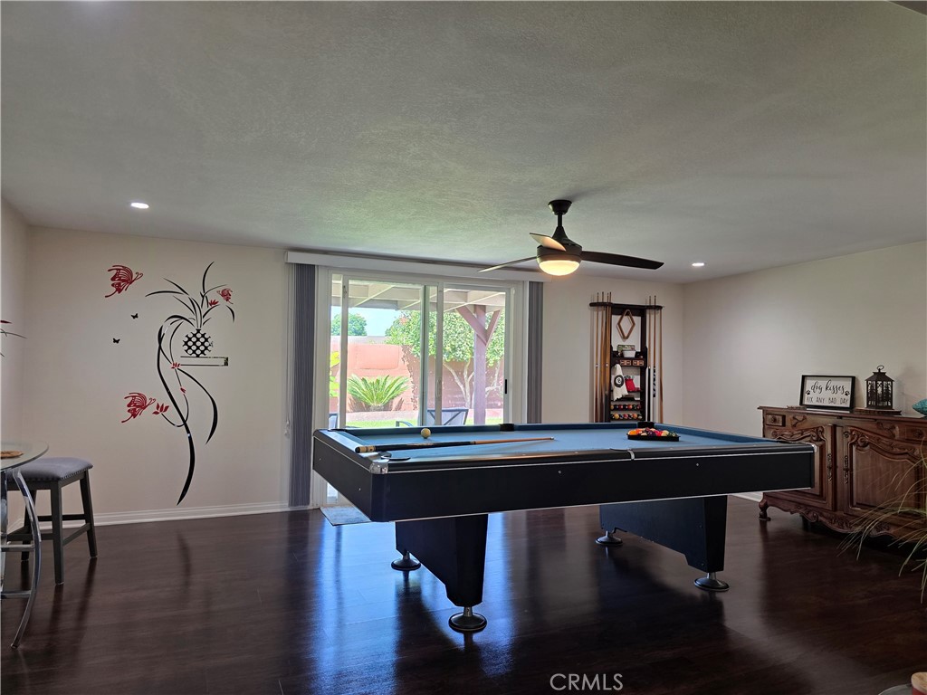 3333 West Keys Lane Anaheim, CA 92804 - Photo 10 of 31 a kitchen with a table and chairs
